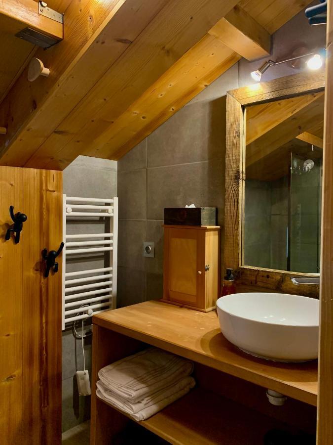 אוש Appartement Avec Jacuzzi Dans Chalet Prive, Grande Terrasse, Parking Gratuit מראה חיצוני תמונה