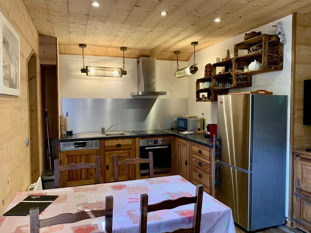 אוש Appartement Avec Jacuzzi Dans Chalet Prive, Grande Terrasse, Parking Gratuit מראה חיצוני תמונה