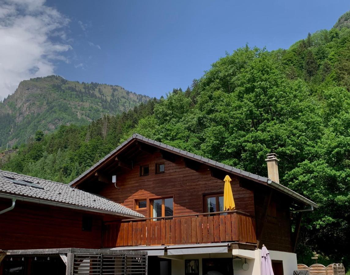 אוש Appartement Avec Jacuzzi Dans Chalet Prive, Grande Terrasse, Parking Gratuit מראה חיצוני תמונה
