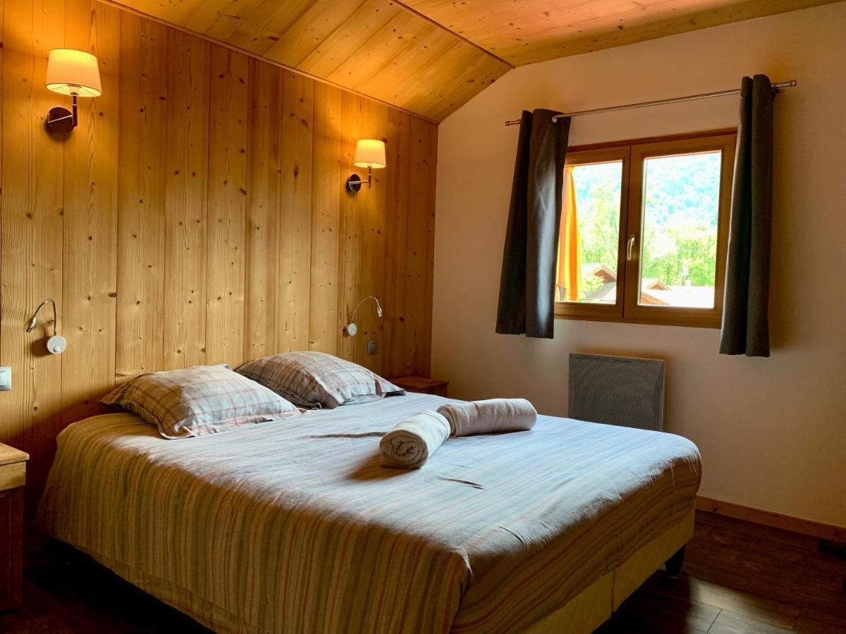אוש Appartement Avec Jacuzzi Dans Chalet Prive, Grande Terrasse, Parking Gratuit מראה חיצוני תמונה